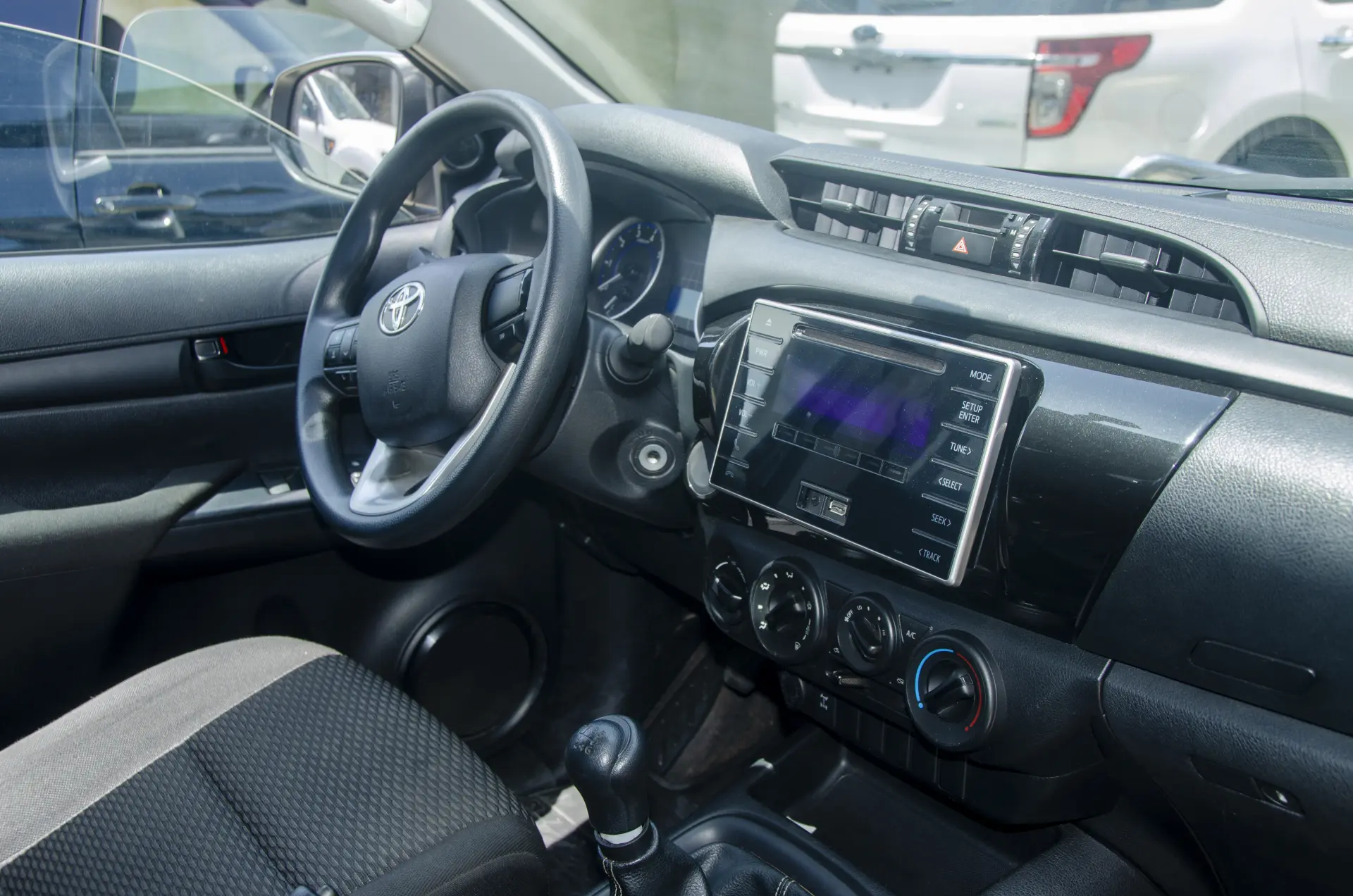 Toyota Hilux (2019) — Photo 10