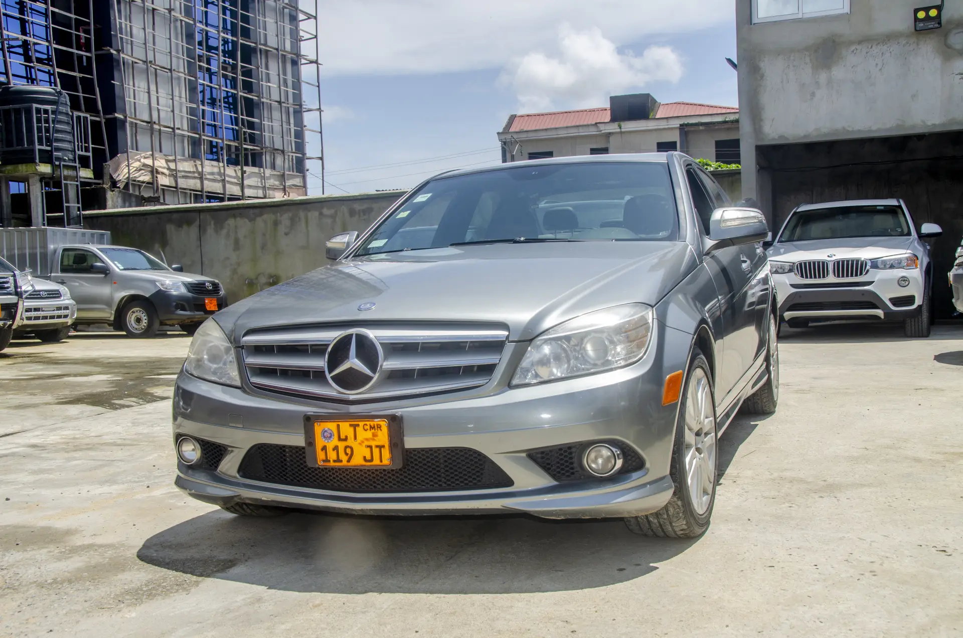 Mercedes-Benz C300 4MATIC (GREY) — Photo 1