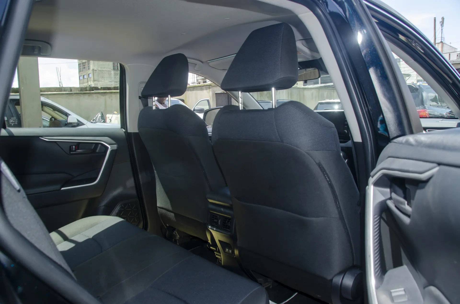 Toyota RAV4 Hybrid — Photo 4