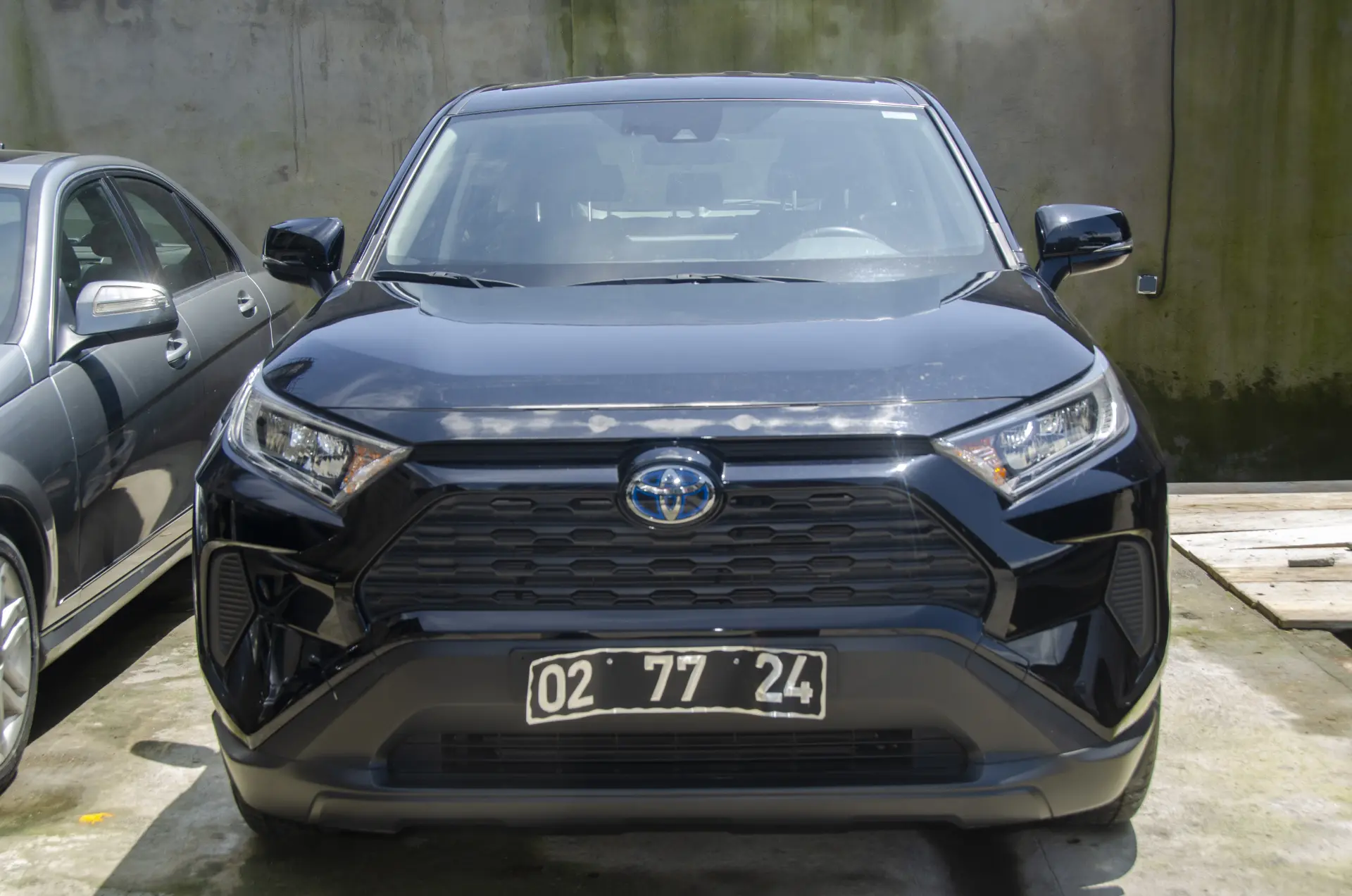Toyota RAV4 Hybrid — Photo 2