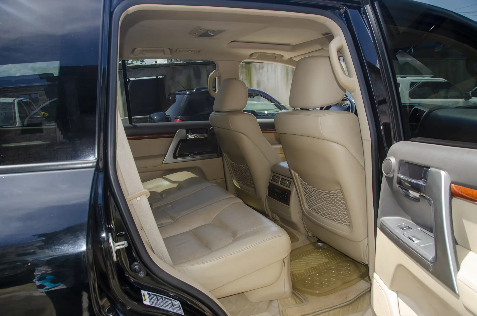 Toyota Land Cruiser V8 (2016) — Photo 9