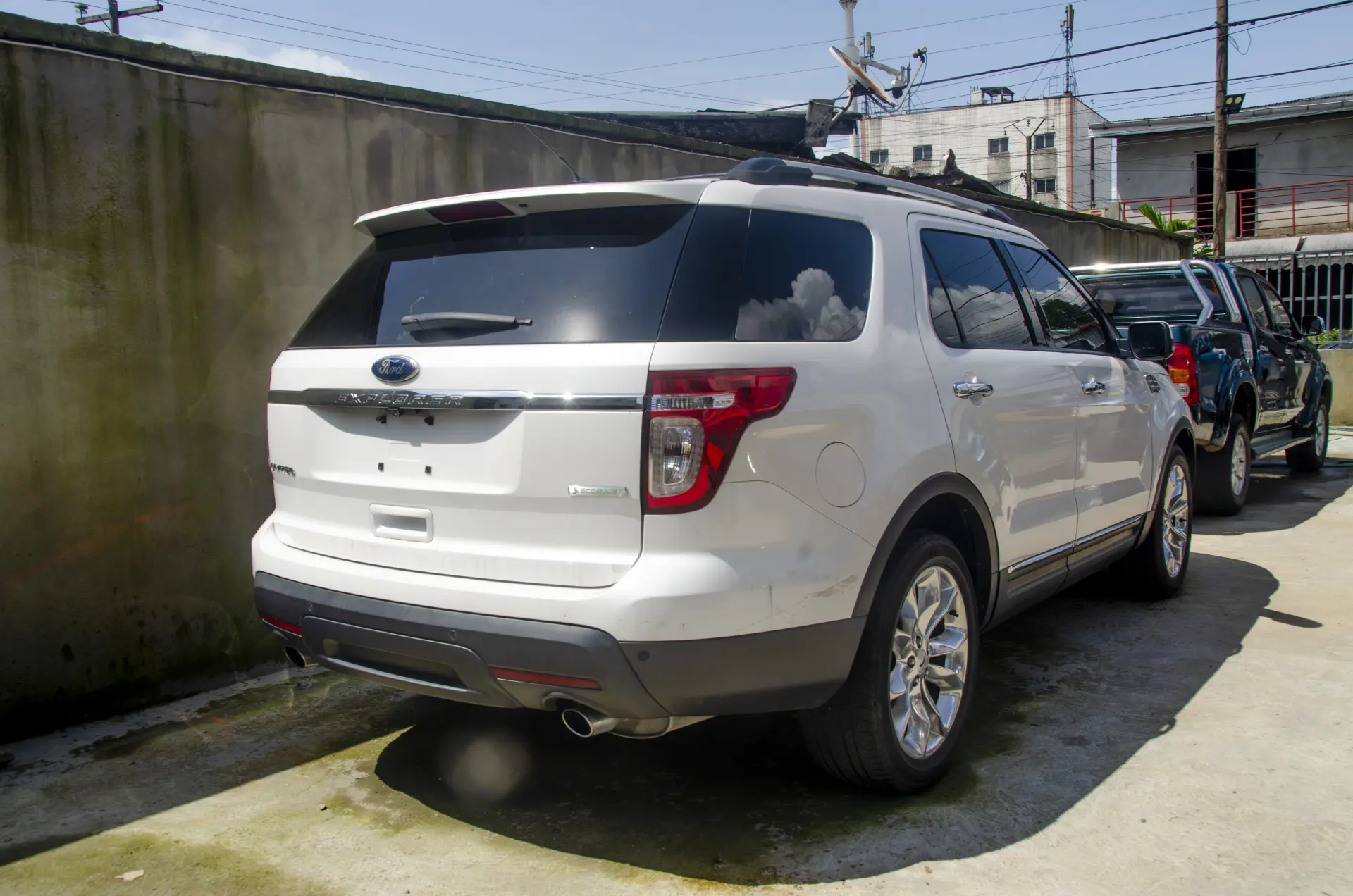 Ford Explorer Limited (2019) — Photo 2