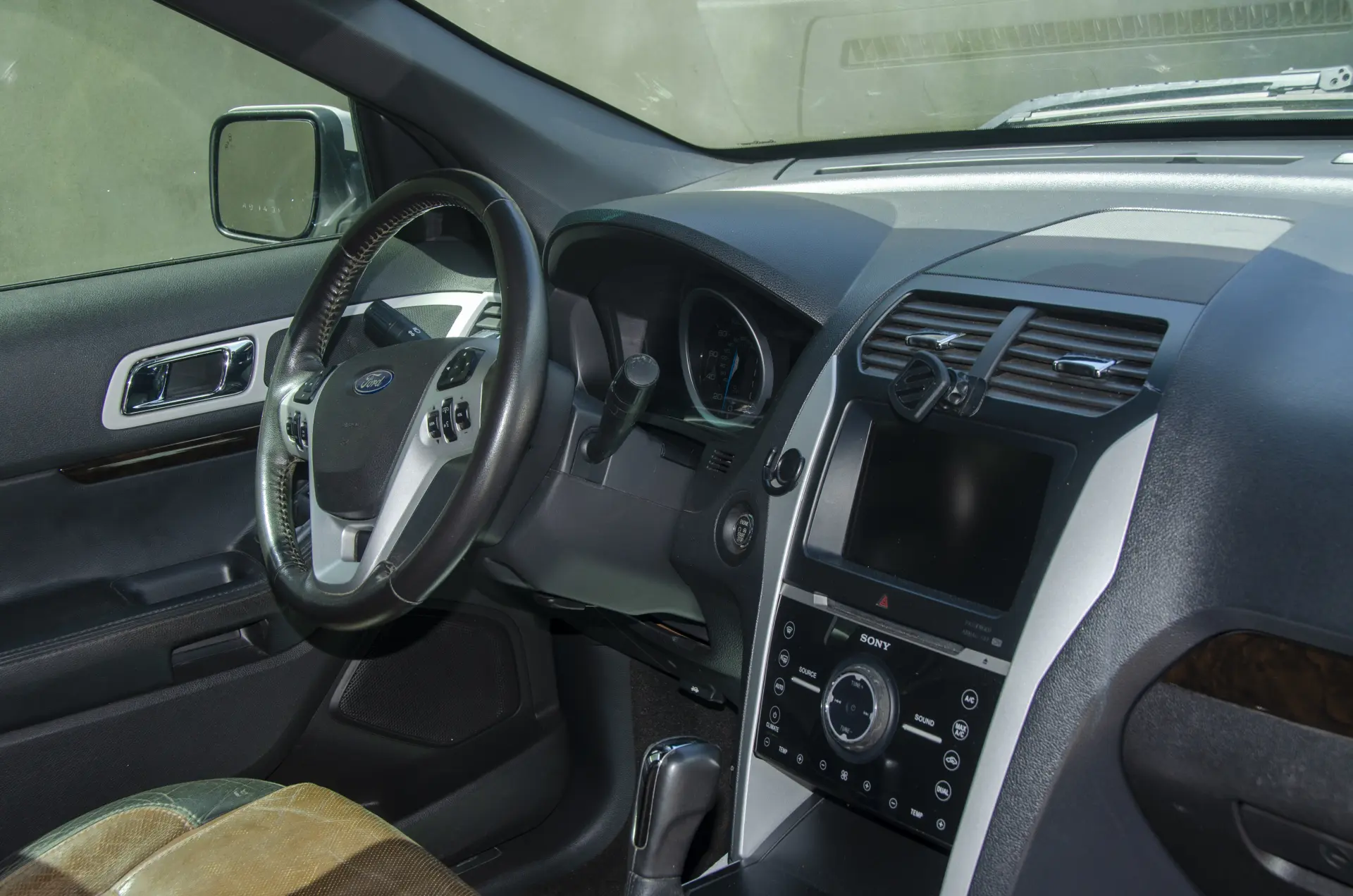 Ford Explorer Limited (2019) — Photo 8