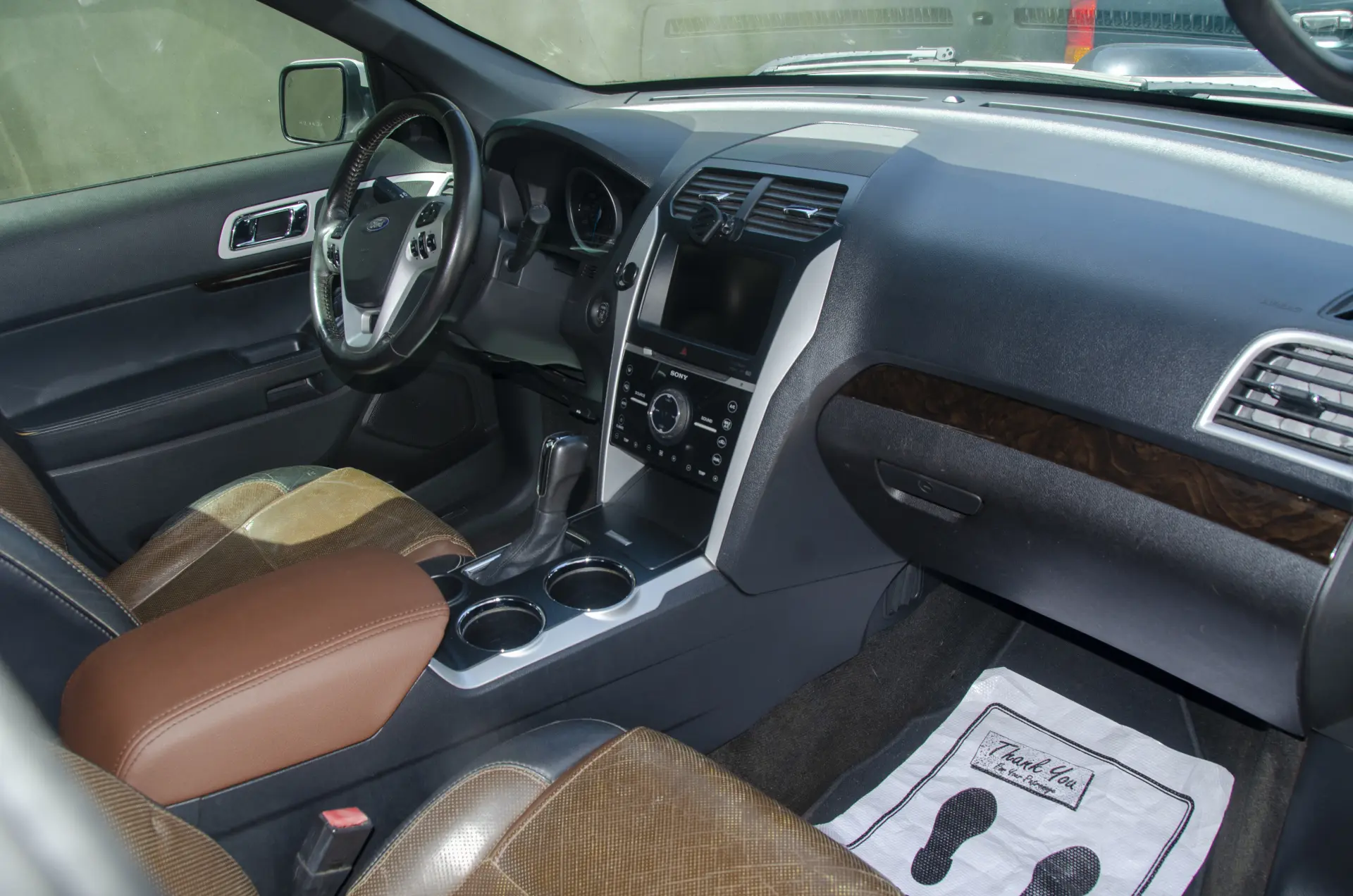 Ford Explorer Limited (2019) — Photo 7