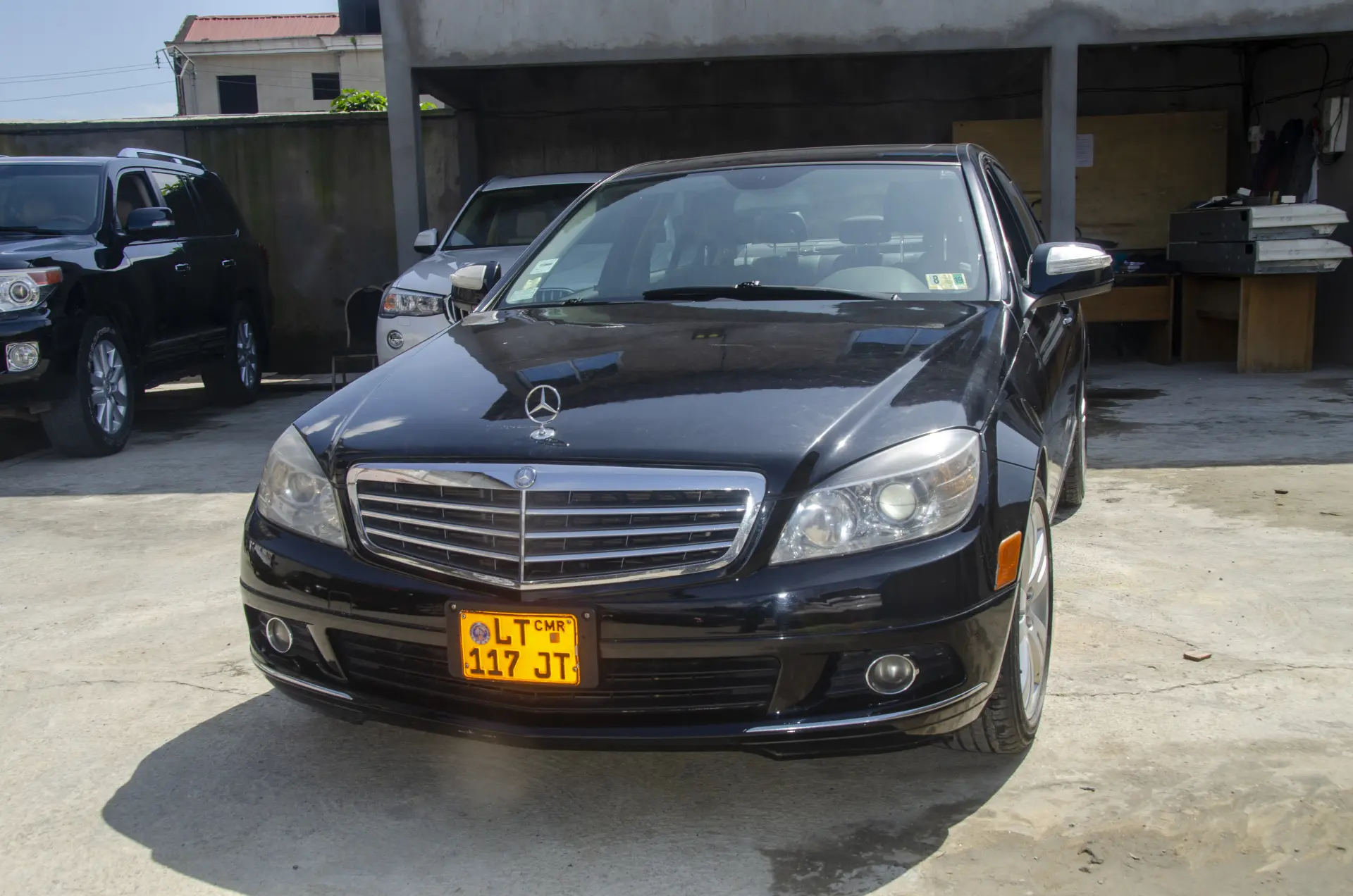 Mercedes-Benz C300 4MATIC (BLACK) — Photo 1