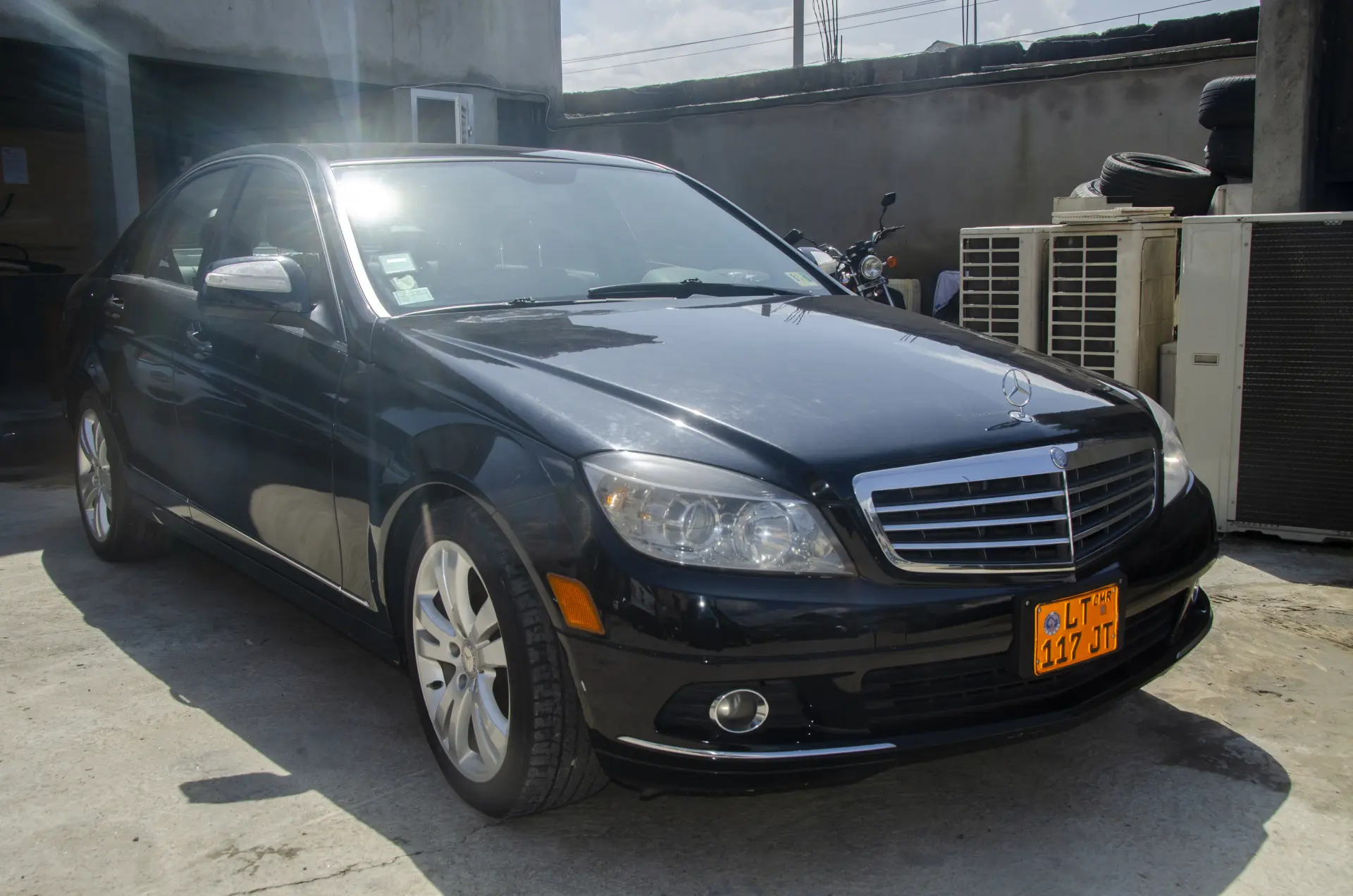 Mercedes-Benz C300 4MATIC (BLACK)