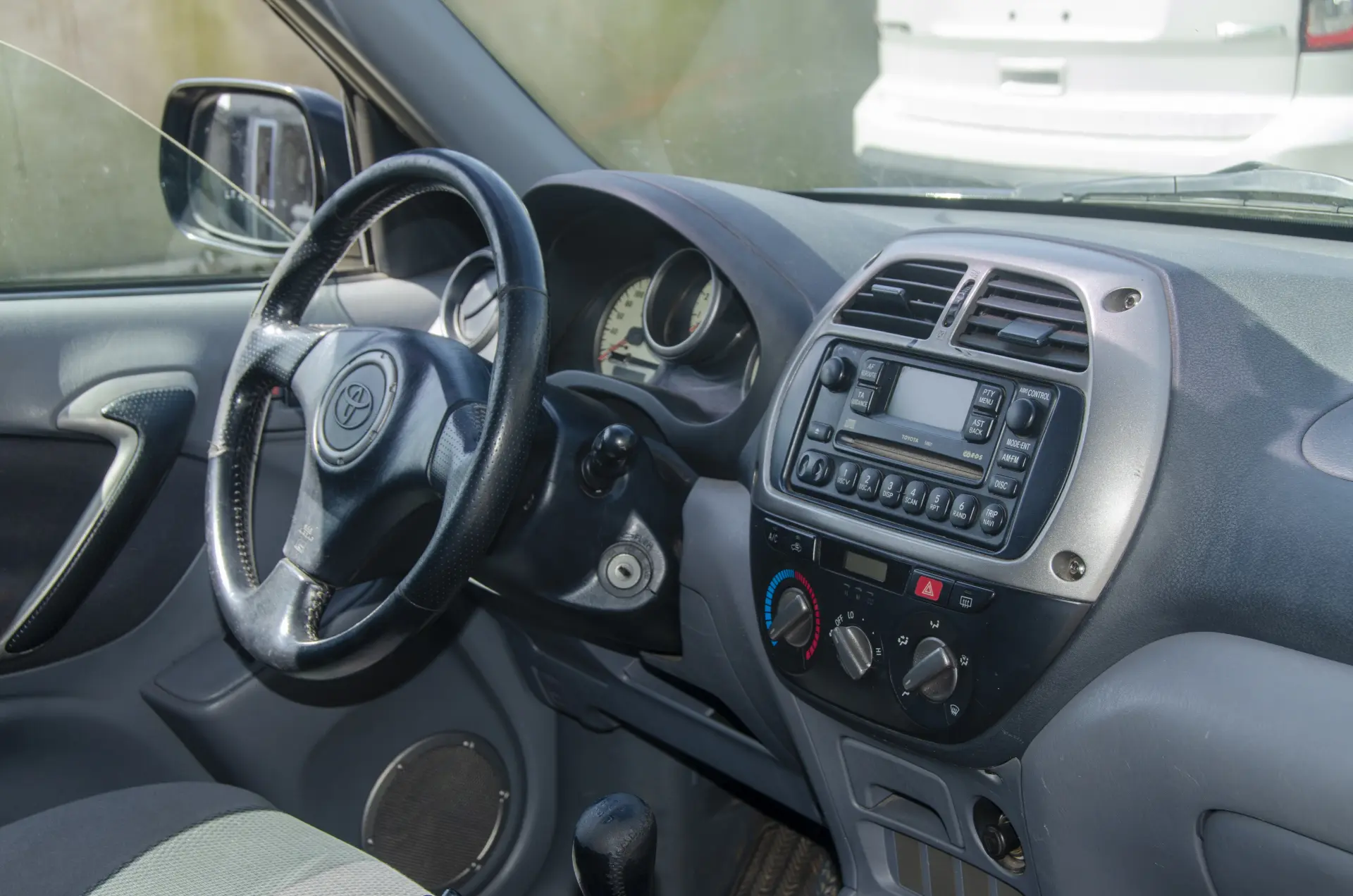 Toyota RAV4 — Photo 6