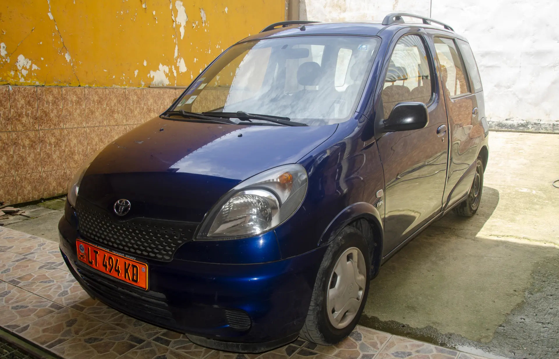 Toyota Yaris Verso — Photo 1