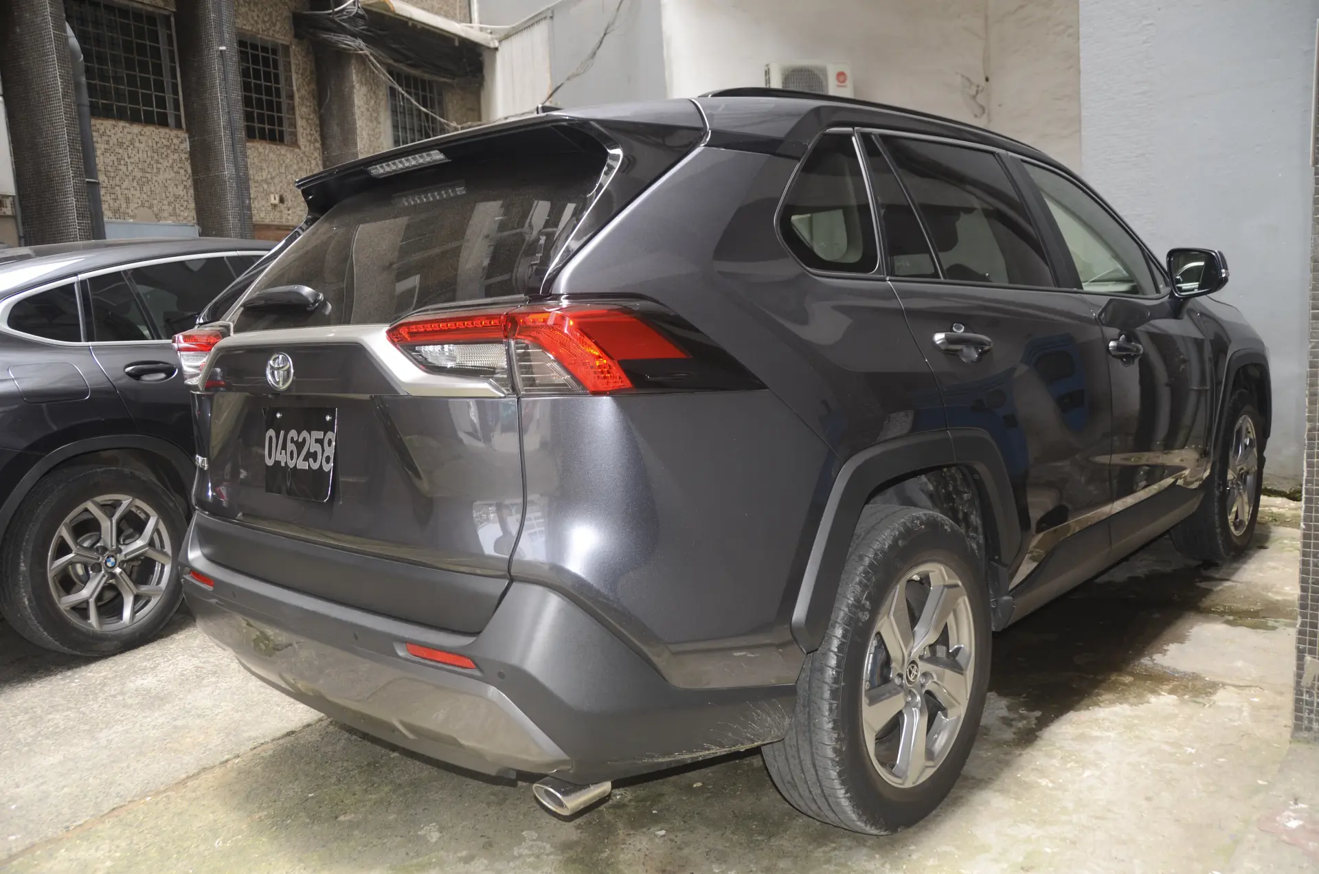Toyota RAV4 — Photo 1