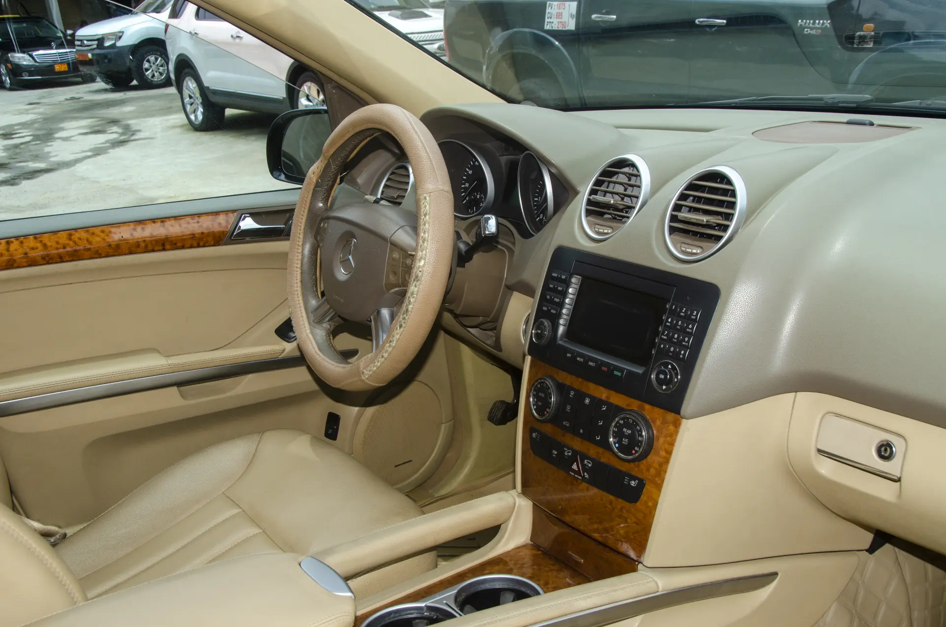 Mercedes-Benz ML 350 — Photo 8