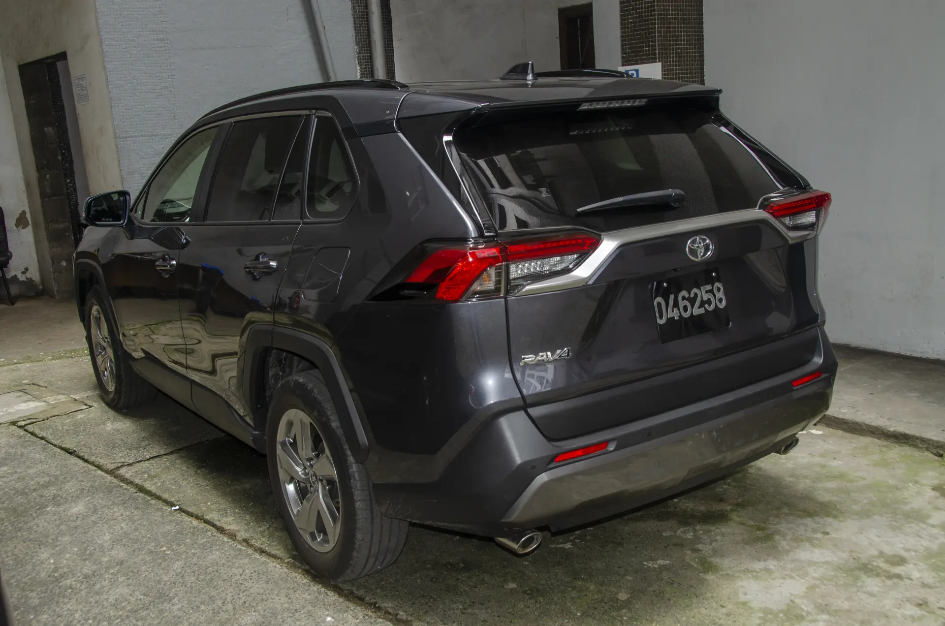 Toyota RAV4 (2020) — Photo 1
