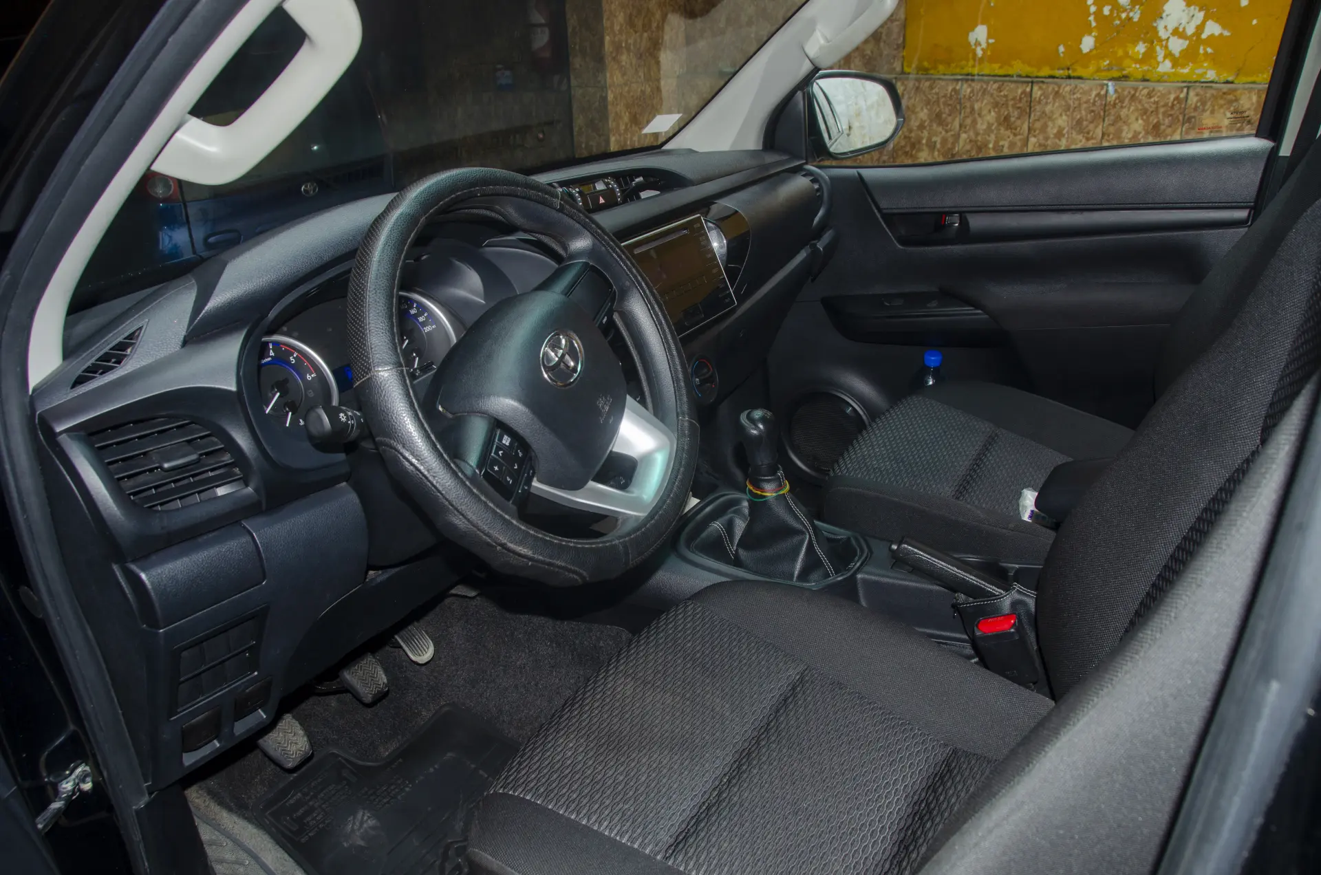 Toyota Hilux (Revo) (2020) — Photo 8