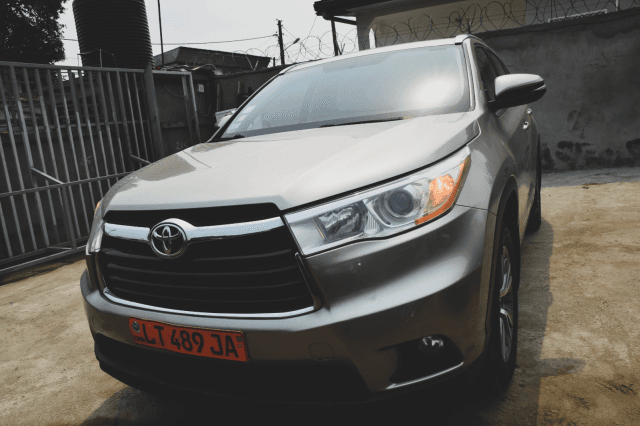 TOYOTA HIGHLANDER — Photo 1
