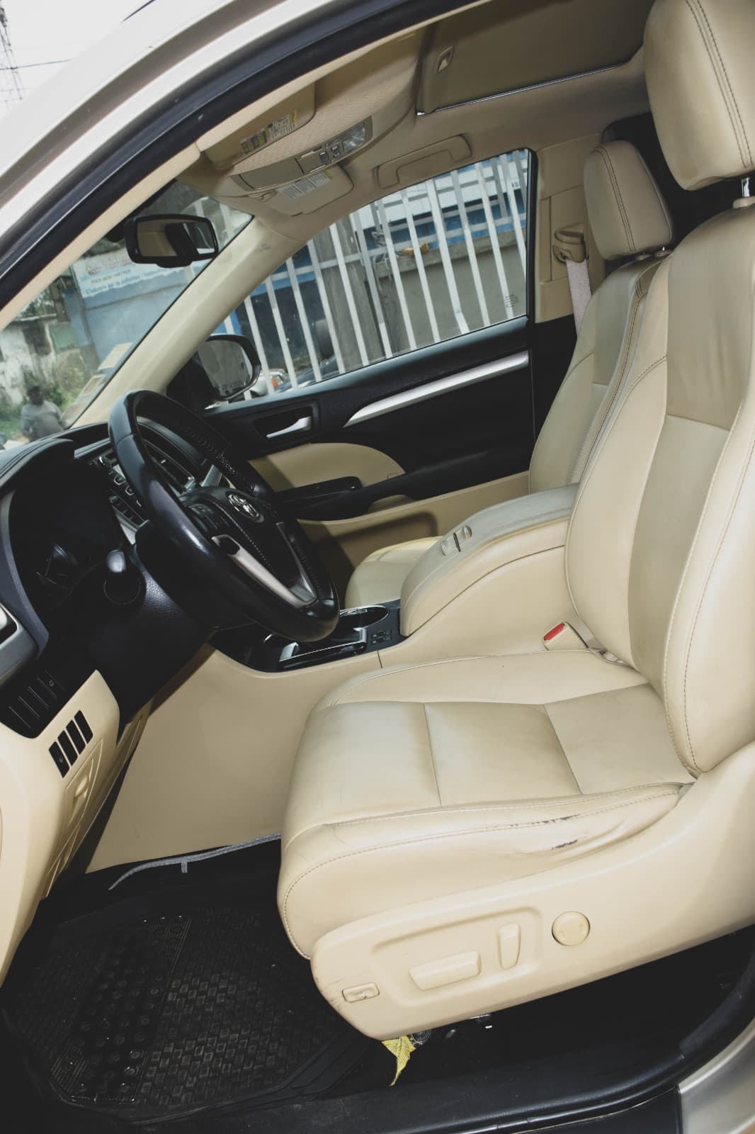 Toyota Highlander — Photo 10