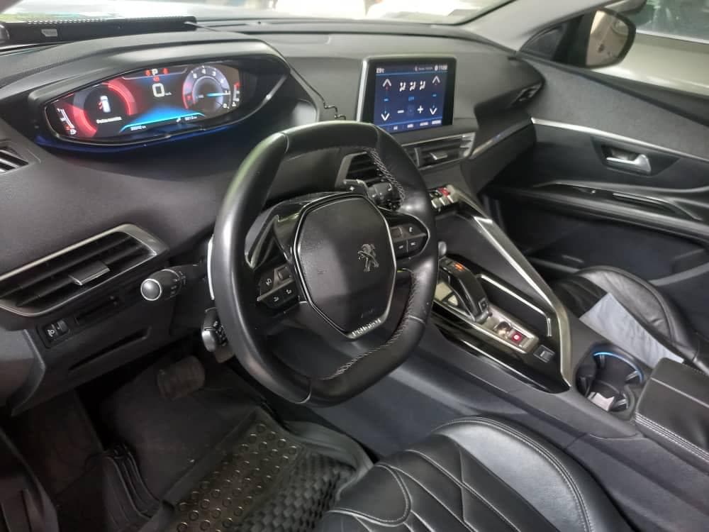 Peugeot 3008 - vitrine 1