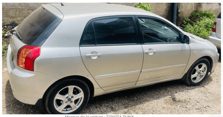 TOYOTA RUNX ANNÉE 2006 — Photo 5