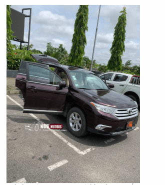 TOYOTA HIGHLANDER. ANNÉE 2013 — Photo 3