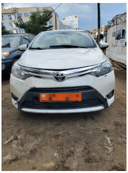 TOYOTA YARIS Année: 2015 - vitrine 1
