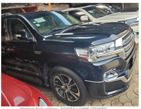TOYOTA LAND CRUISER V8 ANNÉE : 2013 - vitrine 3