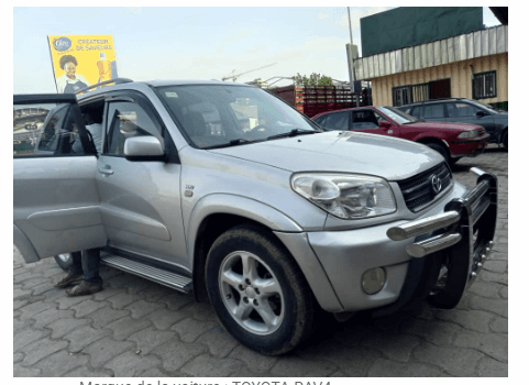 TOYOTA RAV4 ANNÉE 2005 - vitrine 3
