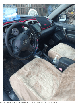 TOYOTA RAV4 ANNÉE 2005 - vitrine 2